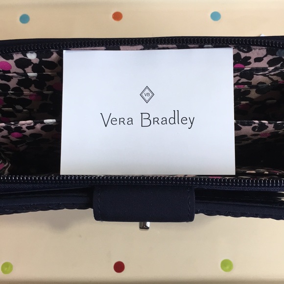 🎉HP🎉Vera Bradley Iconic Turnlock Wallet. - Picture 7 of 8